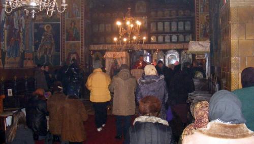 Credincioșii în biserică